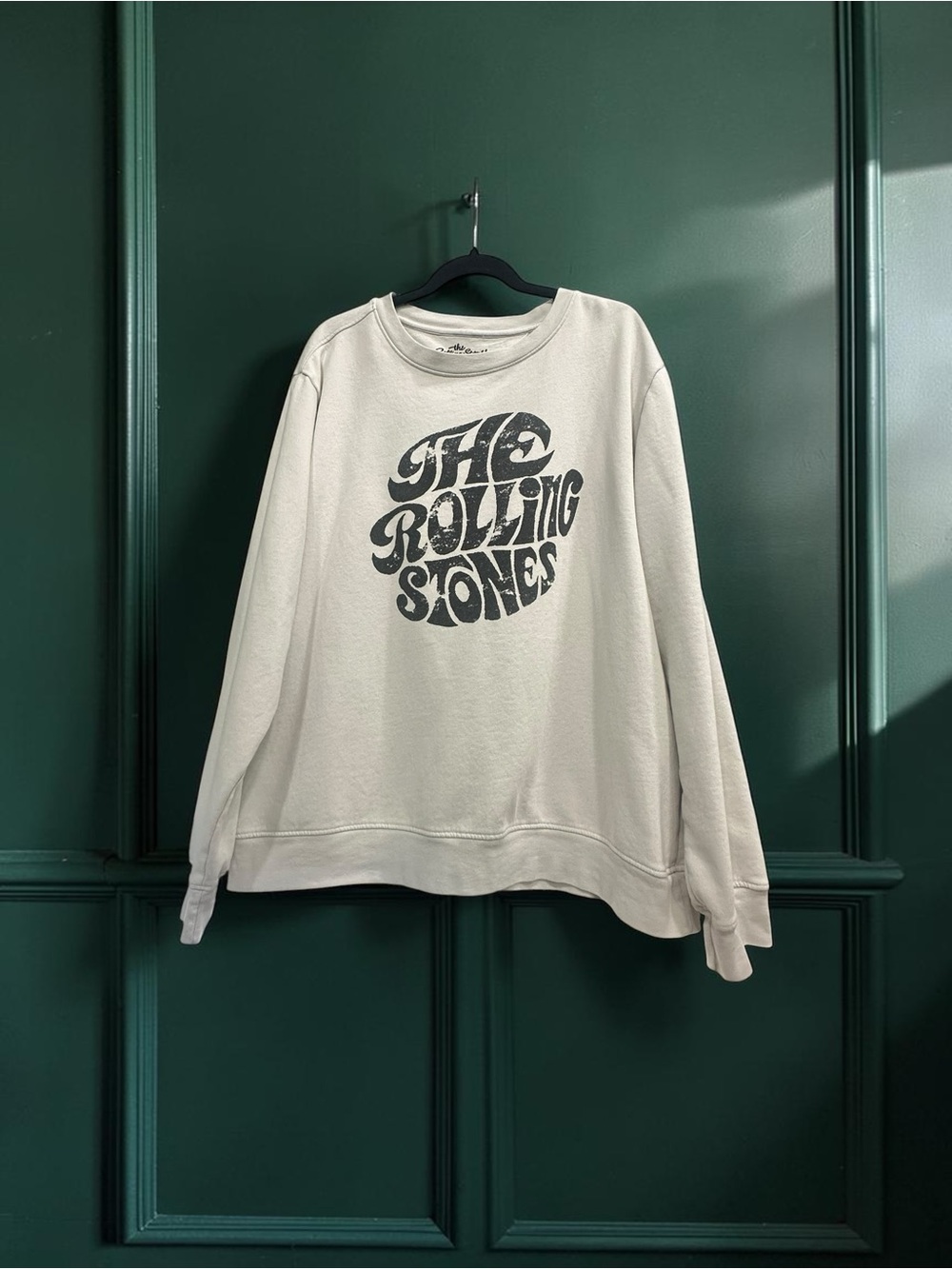 The Rolling Stones Sweatshirt. Bone/Cream
Size: XL *unisex